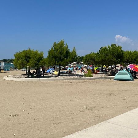 Apartments Zrakic Затон Екстер'єр фото