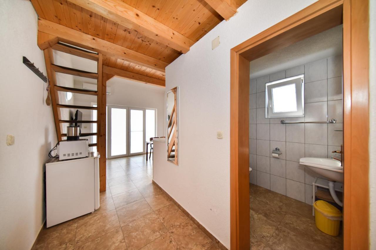 Apartments Zrakic Затон Екстер'єр фото