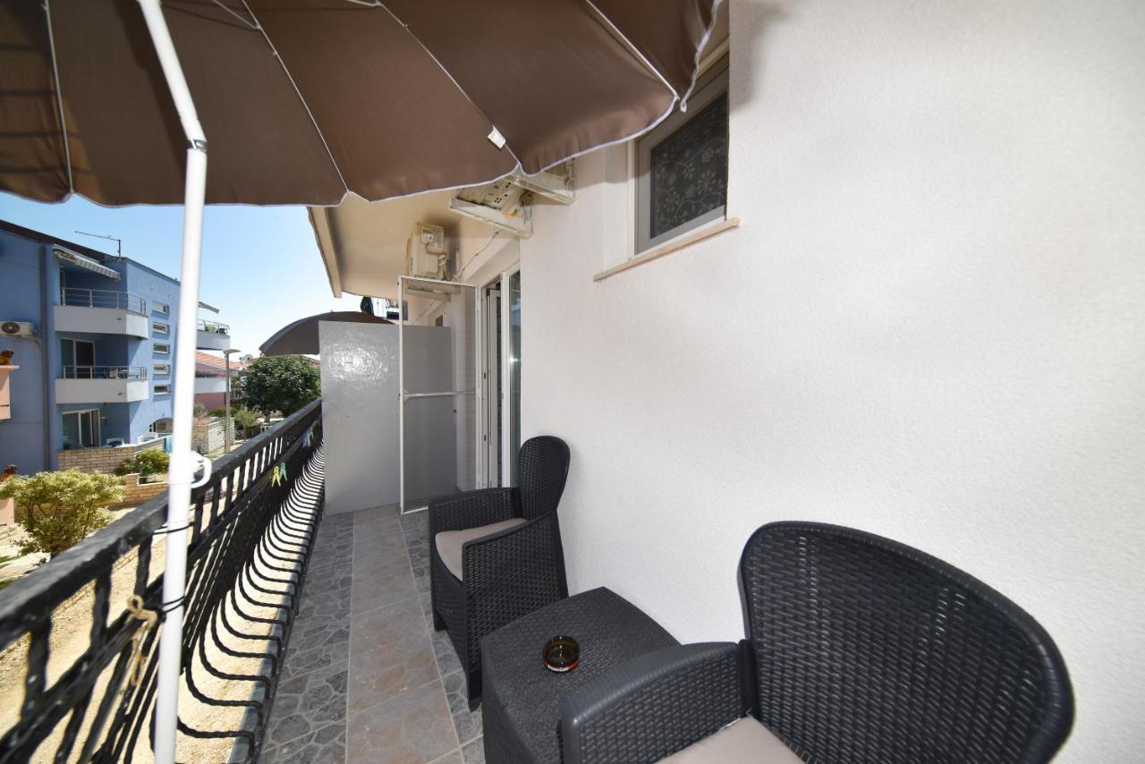 Apartments Zrakic Затон Екстер'єр фото