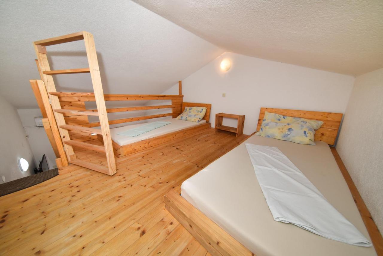 Apartments Zrakic Затон Екстер'єр фото