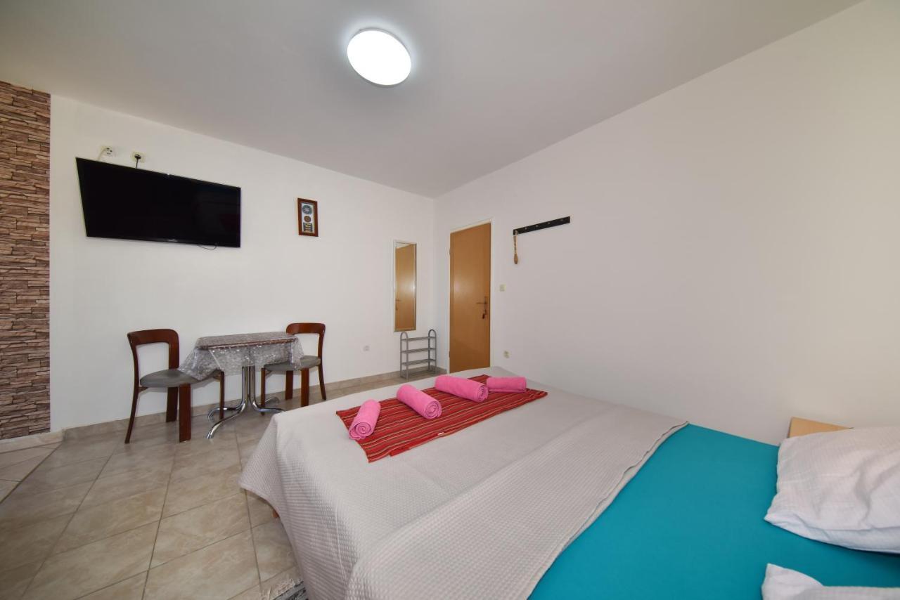 Apartments Zrakic Затон Екстер'єр фото