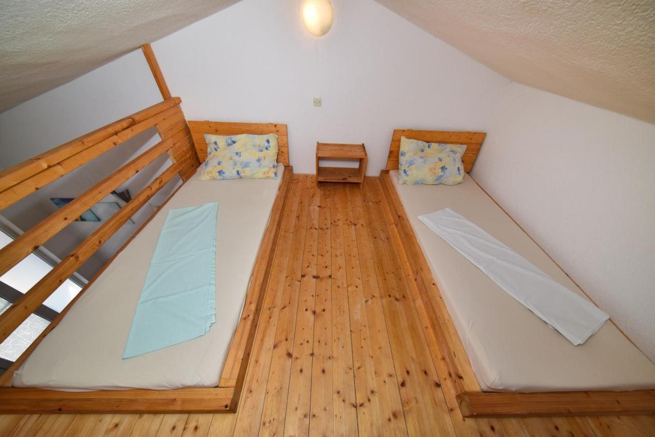 Apartments Zrakic Затон Екстер'єр фото