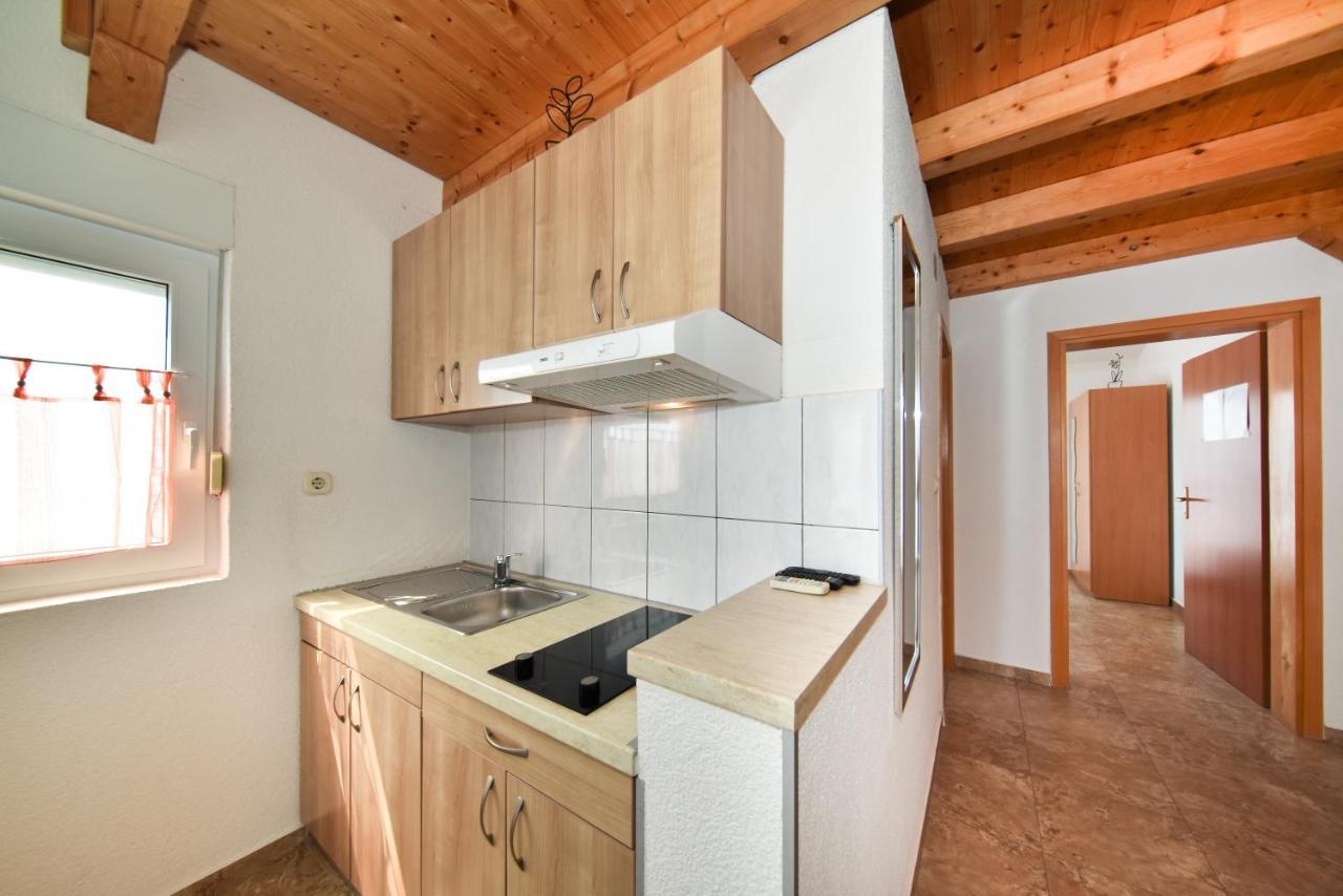 Apartments Zrakic Затон Екстер'єр фото