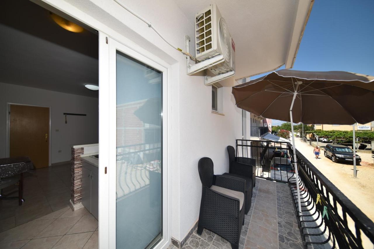 Apartments Zrakic Затон Екстер'єр фото