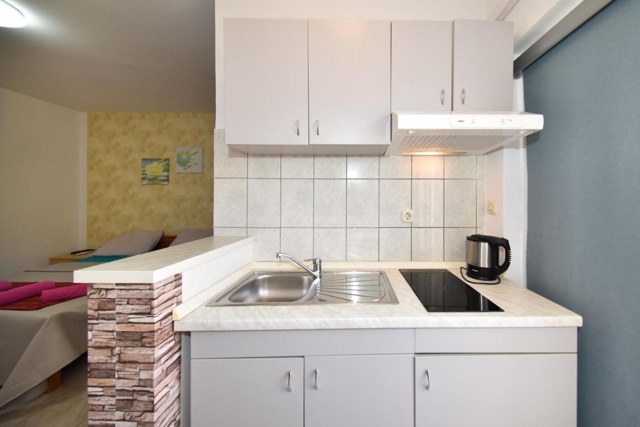 Apartments Zrakic Затон Екстер'єр фото