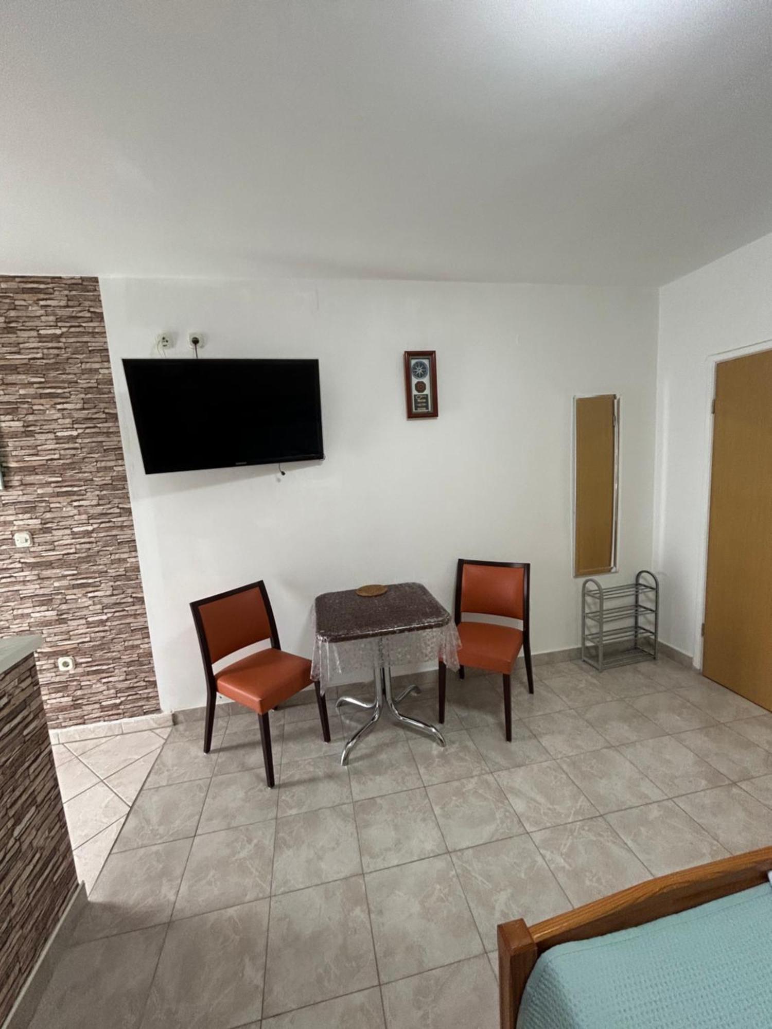 Apartments Zrakic Затон Екстер'єр фото