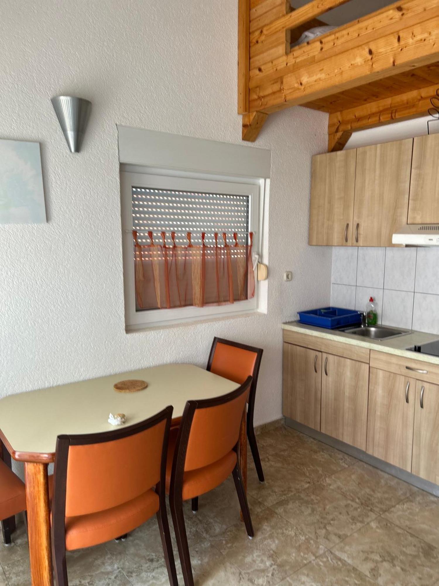 Apartments Zrakic Затон Екстер'єр фото