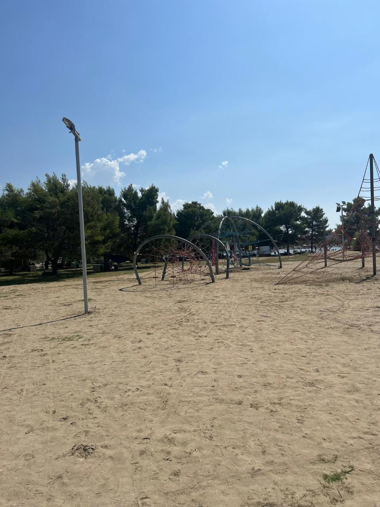 Apartments Zrakic Затон Екстер'єр фото