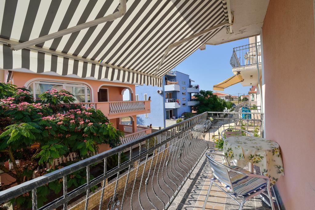 Apartments Zrakic Затон Екстер'єр фото