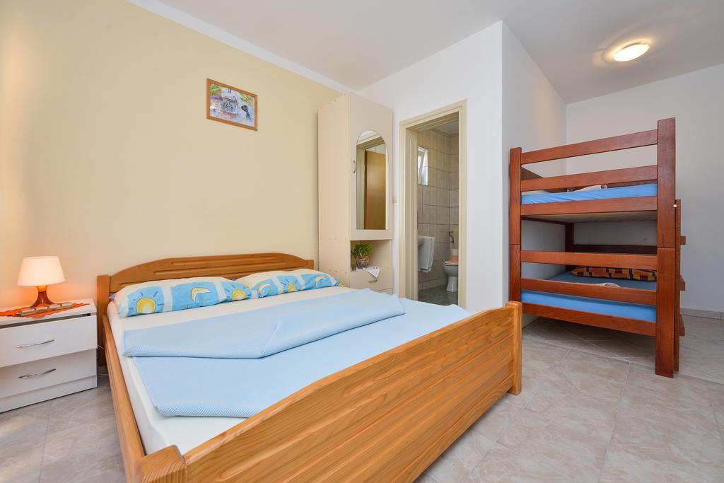 Apartments Zrakic Затон Екстер'єр фото